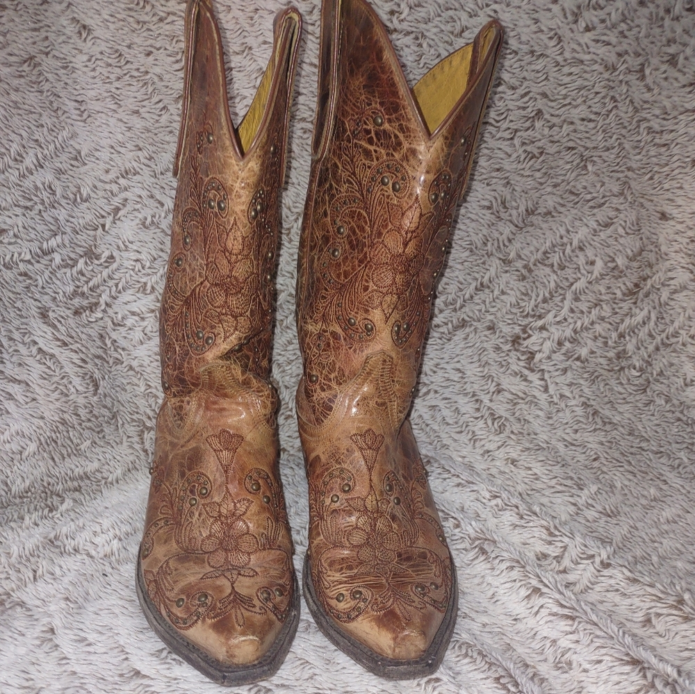 Cowgirl snip toe boots